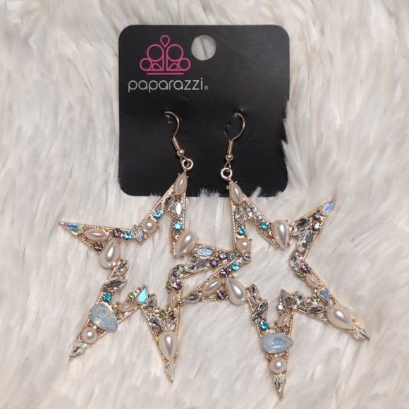 Large Gold Star Variegated Earrings - Fun & Unique - Picture 5 of 5